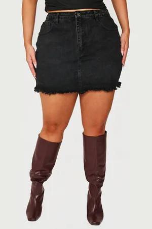 PRETTYLITTLETHING Plus Washed Raw Hem Mini Skirt