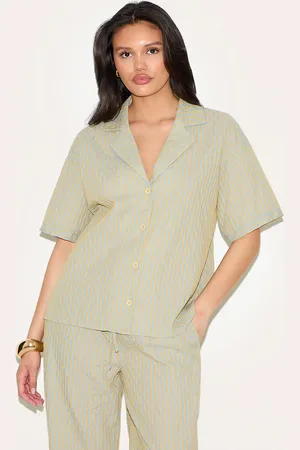 PRETTYLITTLETHING Striped Textured Short Sleeve Shirt