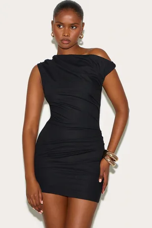 PRETTYLITTLETHING Twist Shoulder Bodycon Dress