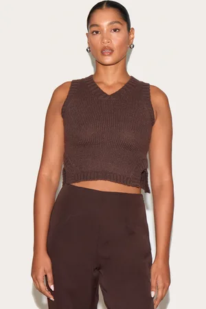 PRETTYLITTLETHING Knitted Ribbed Detail Vest