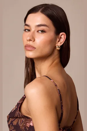 PRETTYLITTLETHING Gold Mini Square Chunky Stud Earrings