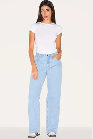 PRETTYLITTLETHING Mid Rise Straight Leg Jeans