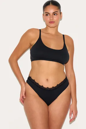 PRETTYLITTLETHING Lace Trim Detail Thong