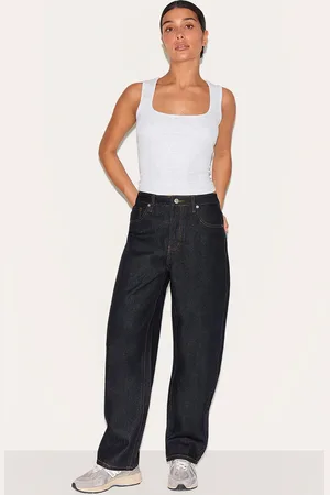 PRETTYLITTLETHING Petite High Waist Boyfriend Jeans