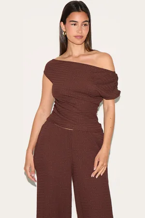 PRETTYLITTLETHING Textured Asymmetric Off Shoulder Top