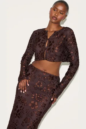 PRETTYLITTLETHING Floral Button Cropped Top