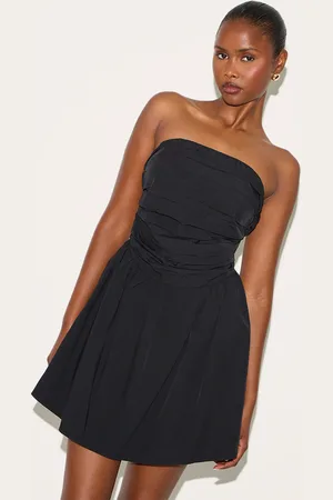 PRETTYLITTLETHING Bandeau Ruched Detail Shift Dress