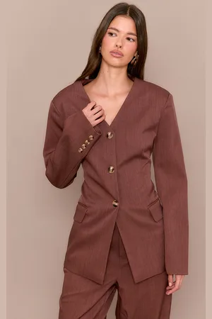 PRETTYLITTLETHING Premium Tailored Collarless Button Up Fitted Blazer