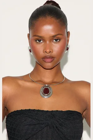 PRETTYLITTLETHING Silver Stone Centre Statement Necklace