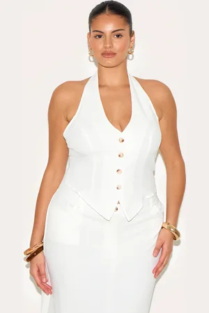 PRETTYLITTLETHING Plus Tailored Woven Backless Halterneck Waistcoat