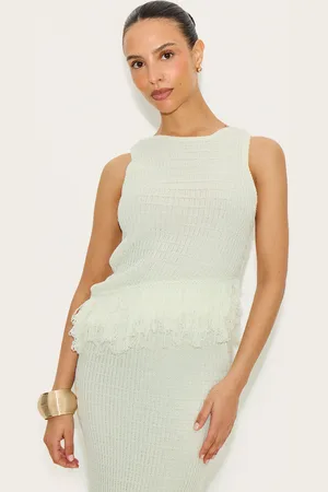 PRETTYLITTLETHING Petite Cream Fringe Edge Sleeveless Knit Top