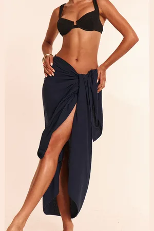 PRETTYLITTLETHING Navy Floaty Woven Rectangle Sarong