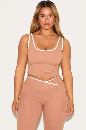 PRETTYLITTLETHING Shape Mocha Active Contrast Binding Longline Top