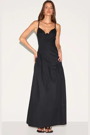 PRETTYLITTLETHING Plunge Asymmetric Detail Maxi Dress