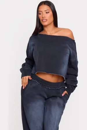 PRETTYLITTLETHING Shape Raw Edge Off Shoulder Cropped Sweatshirt