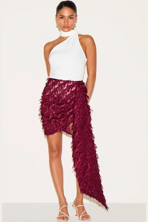 PRETTYLITTLETHING Petite Textured Drape Side Mini Skirt