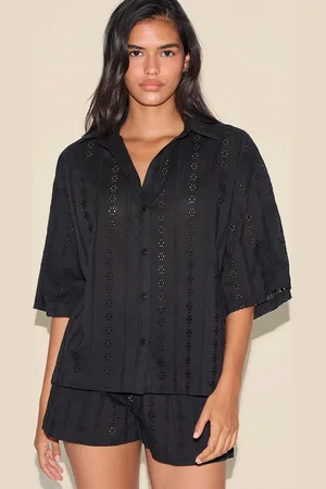 PRETTYLITTLETHING Broderie Floaty Shorts