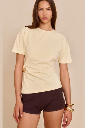 PRETTYLITTLETHING Trim Detail Asymmetric Hem T Shirt