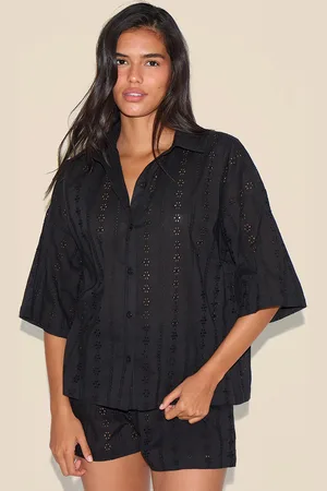 PRETTYLITTLETHING Broderie Boxy Shirt