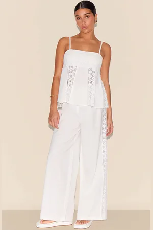PRETTYLITTLETHING Petite Linen Look Crochet Side Detail Wide Leg Trousers