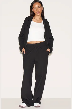 PRETTYLITTLETHING Petite Interlock Wide Leg Joggers
