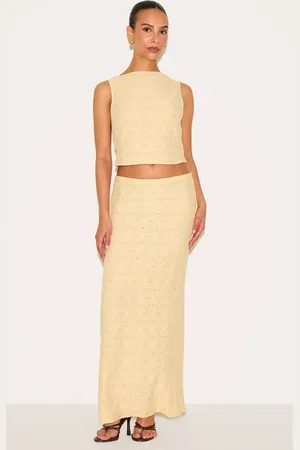 PRETTYLITTLETHING Petite Textured Low Rise Maxi Skirt