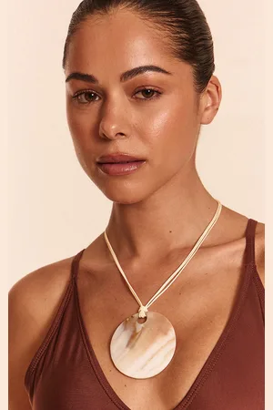 PRETTYLITTLETHING Cream Faux Shell Pendant Necklace