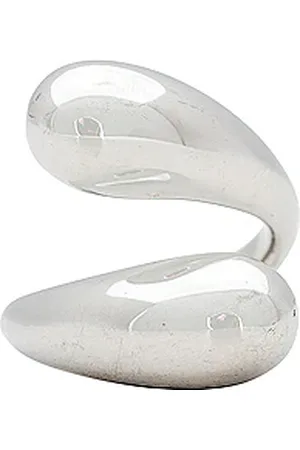 Soko Twisted Dash Ring in . Size 6.