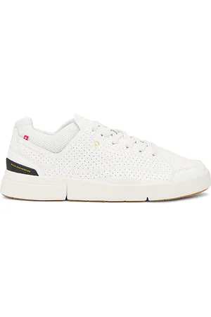 On Running The Roger Centre Court Sneaker in . Size 7.5.
