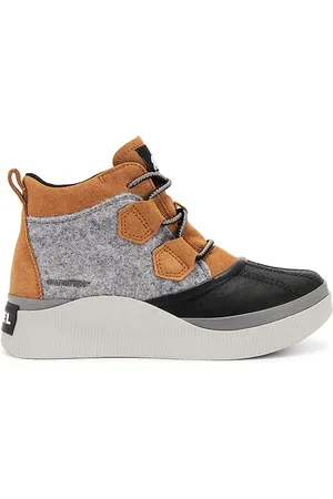 sorel Out n About Boot in . Size 6.5, 8, 8.5, 9.