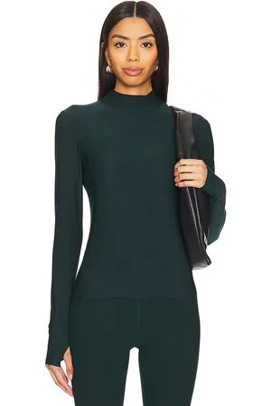 Beyond Yoga Featherweight Moving On Pullover in . Size M, S, XS.