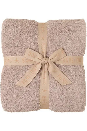 Barefoot Dreams CozyChic Throw in .