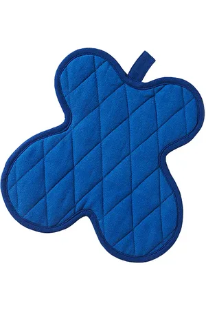 AREAWARE Serving Friends Pot Holder in .