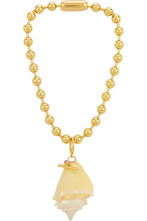 Timeless Pearly Shell Necklace in .
