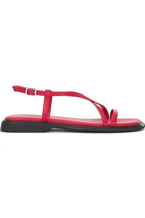 Vagabond Izzy Sandal in . Size 37, 38, 39, 40, 41.