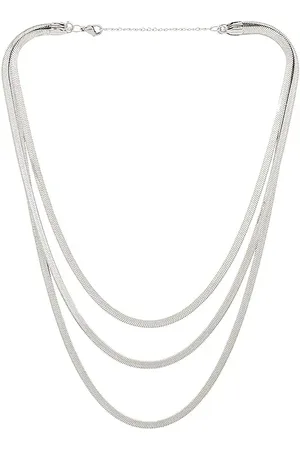 petit moments Mikayla Necklace in .