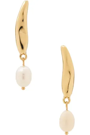 Ettika Liquid Lux Pearl Drop Earrings in .