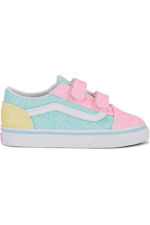 Vans Toddler Old Skool V in . Size 7, 7.5, 8, 8.5, 9, 9.5.