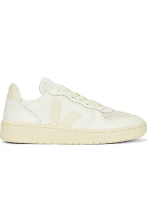 Veja V-10 Sneakers in . Size 41, 42, 43, 44, 45.