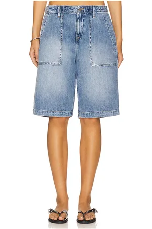 GOOD AMERICAN Lite Linen Bermuda Short in . Size 10, 12, 14, 16, 18, 2, 20, 22, 24, 4, 6, 8.