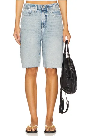 GOOD AMERICAN Good Standard Bermuda Shorts in . Size 00, 10, 12, 14, 16, 18, 2, 20, 22, 24, 4, 6, 8.
