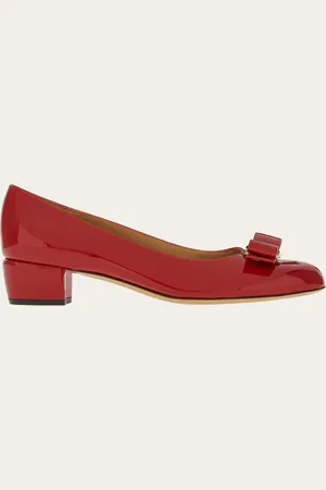 Salvatore Ferragamo Women Vara pump Size 1