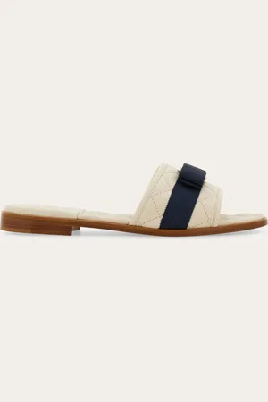 Salvatore Ferragamo Women Quilted slide with Vara bow Size 1.5