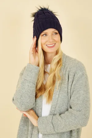 Yumi Womens Cable Knit Hat With Pom Pom - - One Size