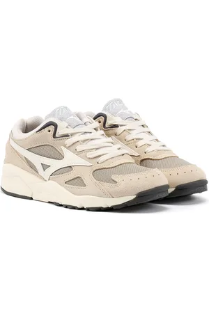 Mizuno Unisex Sky Medal S Sand/Khaki Trainers - - Size UK 7