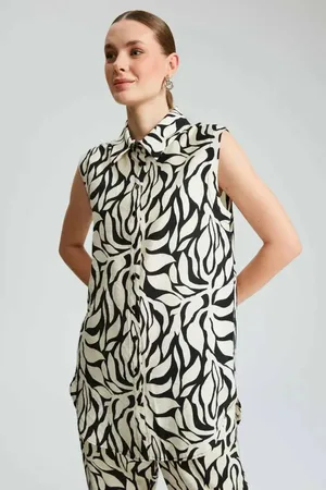 Gusto Womens Printed Sleeveles Shirt - - Size X-Large