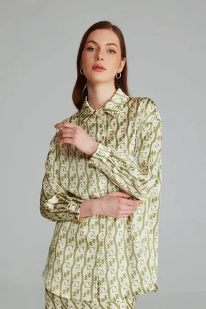 Gusto Womens Monogram Printed Shirt - - Size Medium