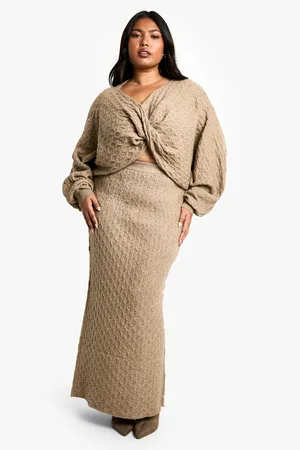 Boohoo Womens Plus Soft Cable Twist Front Crop Jumper And Maxi Skirt Set - - Size 20 UK
