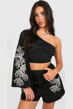 Boohoo Womens Petite Asymmetric Embroidery Puff Sleeve Crop Top - - Size 8 UK
