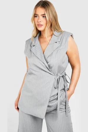 Boohoo Womens Plus Woven Pinstripe Wrap Sleeveless Blazer - - Size 28 UK